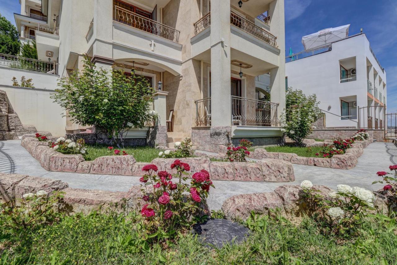 Paraiso Theopolis ابزور المظهر الخارجي الصورة